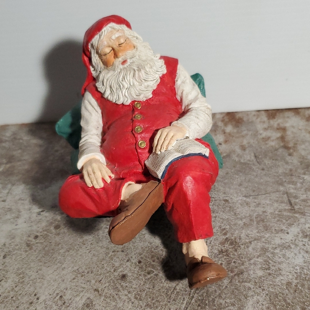 Vintage Shelf Sitting Santa Claus Figurine